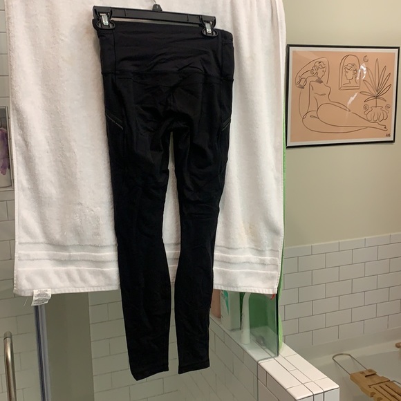 Lulu lemon black high waisted leggings - Picture 2 of 5